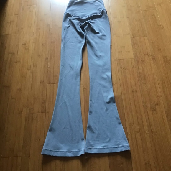 Lululemon Align High-Rise Mini-Flared Pant 32"
Chambray (2023) Like new - Picture 8 of 8